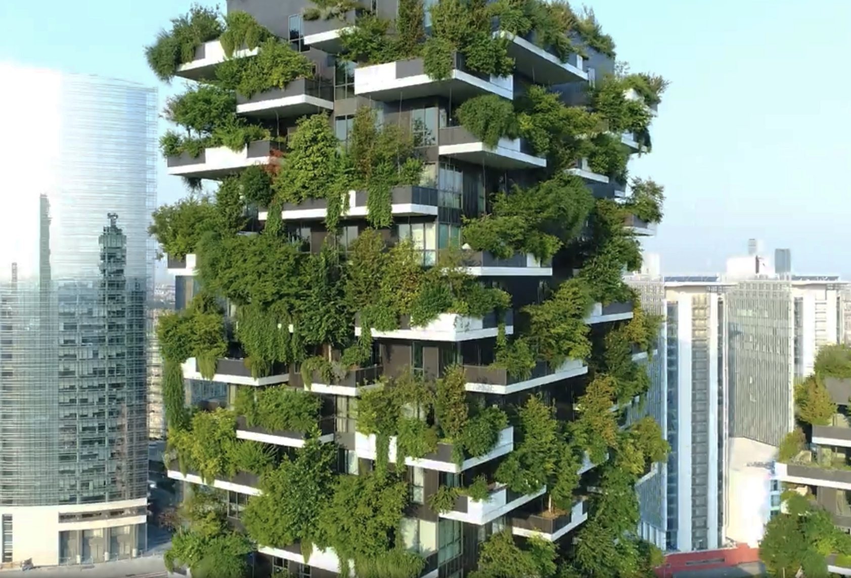 [Image: BOSCOVERTICALE_BoeriStudio_drone2017-june-2.jpg]